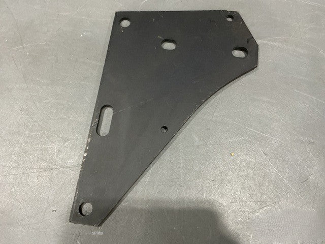 Radiator Support Gusset 3566354C2 NSN 5340-01-537-4202 - photo 3