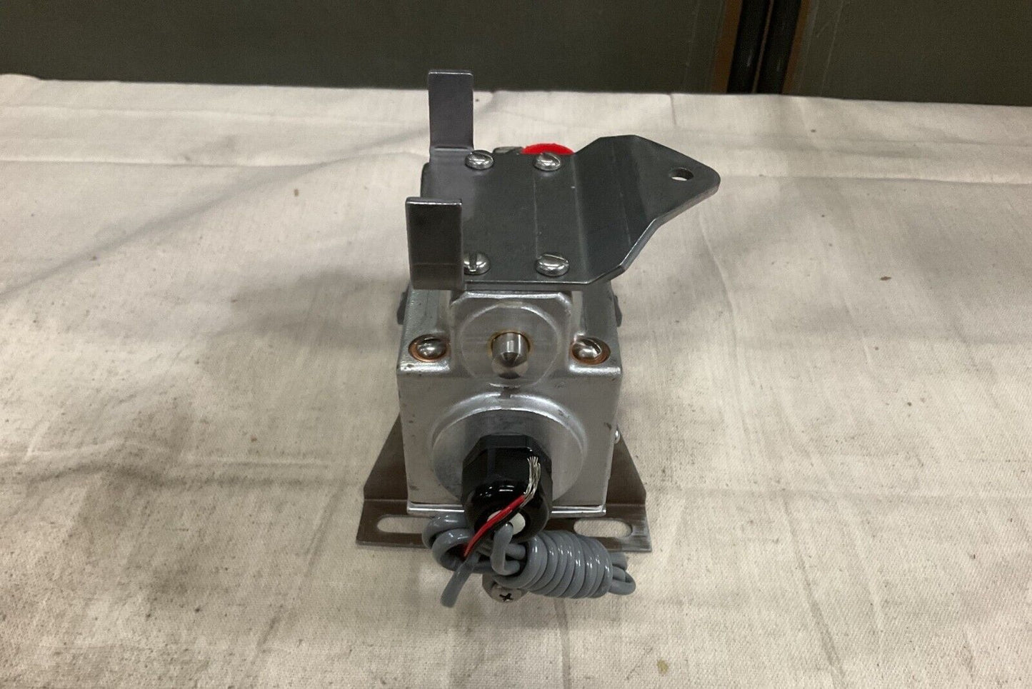 CONTROL ENTERPRISES 99916 DIRECTIONAL CONTROL LINEAR VALVE 4810-01-277-9132