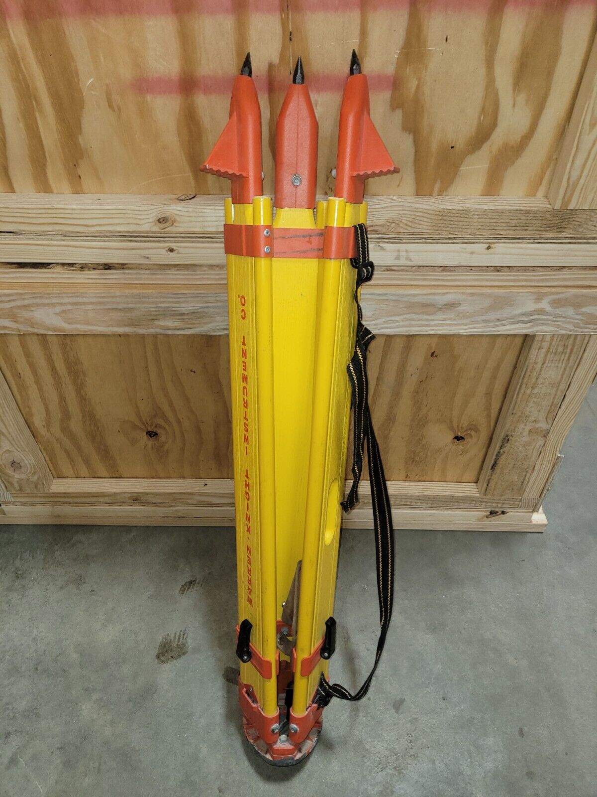 Dutch Hill  STYLE Fiberglass Tripod E46877 GT-2000A MILITARY OLD STOCK