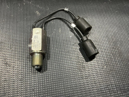 Indicator Light 1/4-TON NSN 6220-01-566-4110