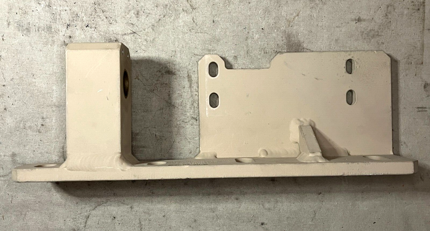 USGI MILITARY VEHICLE BASE REAR MOUNTING BRACKET 13045798 5340-01-645-7657 NOS