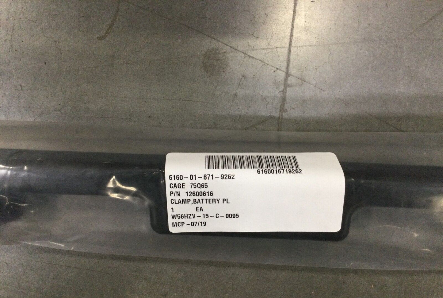 MILITARY M1279 TRUCKOSHKOSH RETAINER BATTERY CLAMP 12600616 6160-01-671-9262