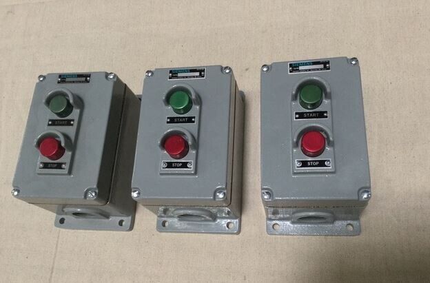 NEW Siemens Heavy Duty 2 Button Control Center  Cat# 50HA2E1 . VHI-1