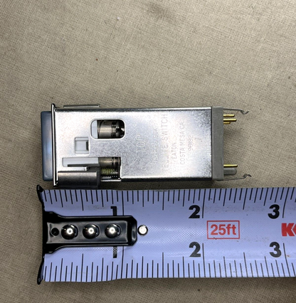 EATON 90KA1D3E26G2J1(A)L1N1 TELLITE SWITCH LIGHT INDICATOR 6210-01-218-9197