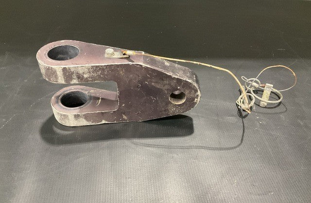 Towbar Adapter 2512-100-002 NSN 2540-01-577-3988 - photo 3