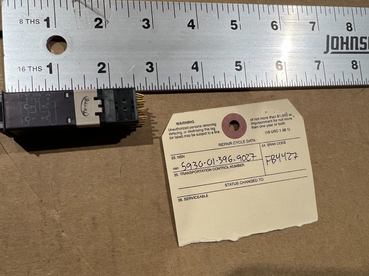 Push Switch C-17A NSN 5930-01-396-9027 - photo 2