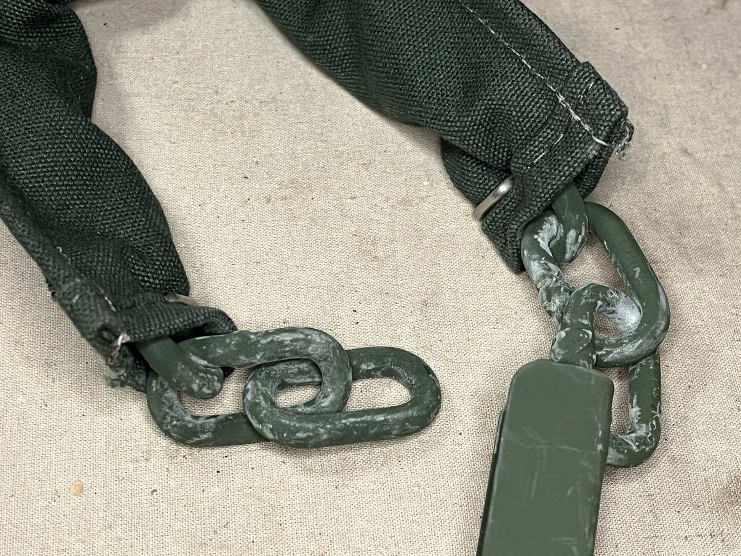 MILITARY M101A2 M101A3 8382970 TAILGATE CHAIN AND PIN ASSEMBLY 2540-01-126-7870