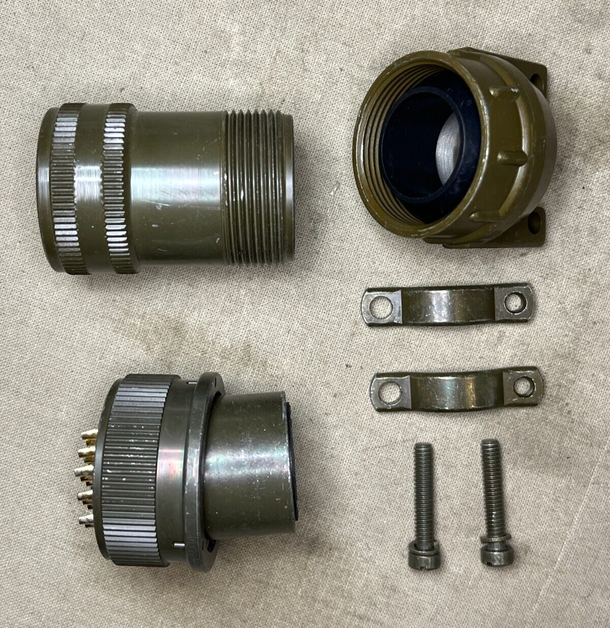 RADIO RF-5000 HARRIS 10075-1041 ELECTRICAL PLUG CONNECTOR 5935-01-418-4159 NOS