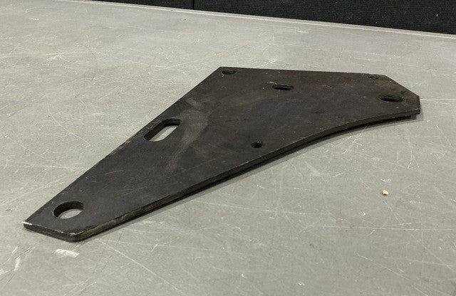 Radiator Support Gusset 3566354C2 NSN 5340-01-537-4202 - photo 4