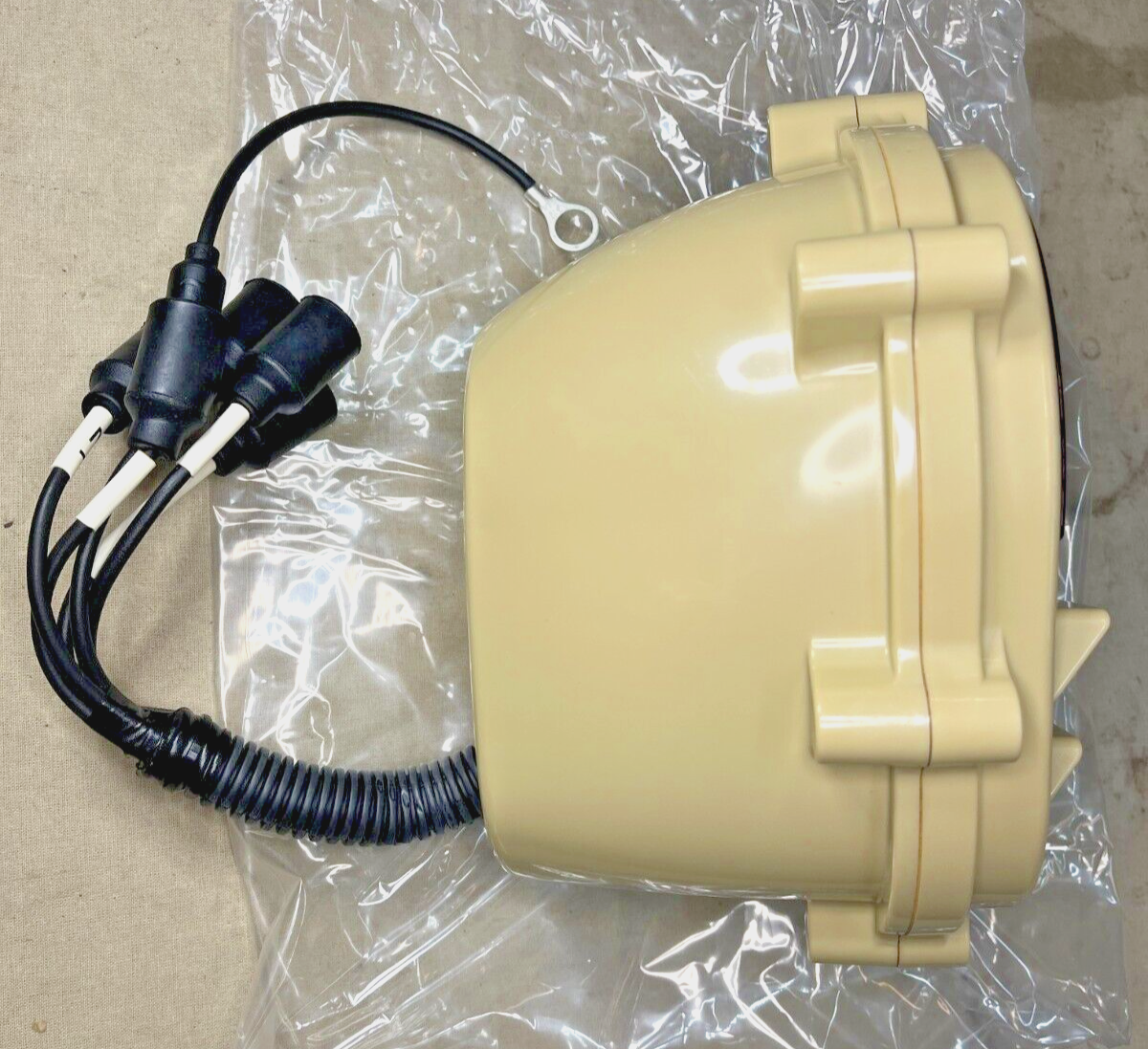 NEW LED HUMVEE M998 M35 2.5 TON 5 TON TAN SINGLE REAR TAIL LIGHT BRAKE LIGHT 6220-01-482-6105
