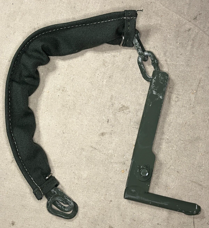 MILITARY M101A2 M101A3 8382970 TAILGATE CHAIN AND PIN ASSEMBLY 2540-01-126-7870