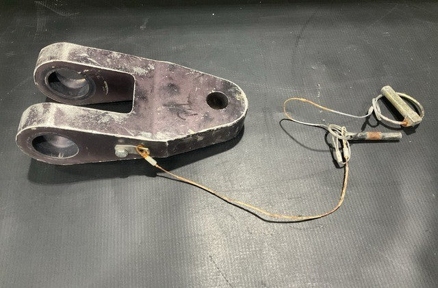 Towbar Adapter 2512-100-002 NSN 2540-01-577-3988 - photo 2