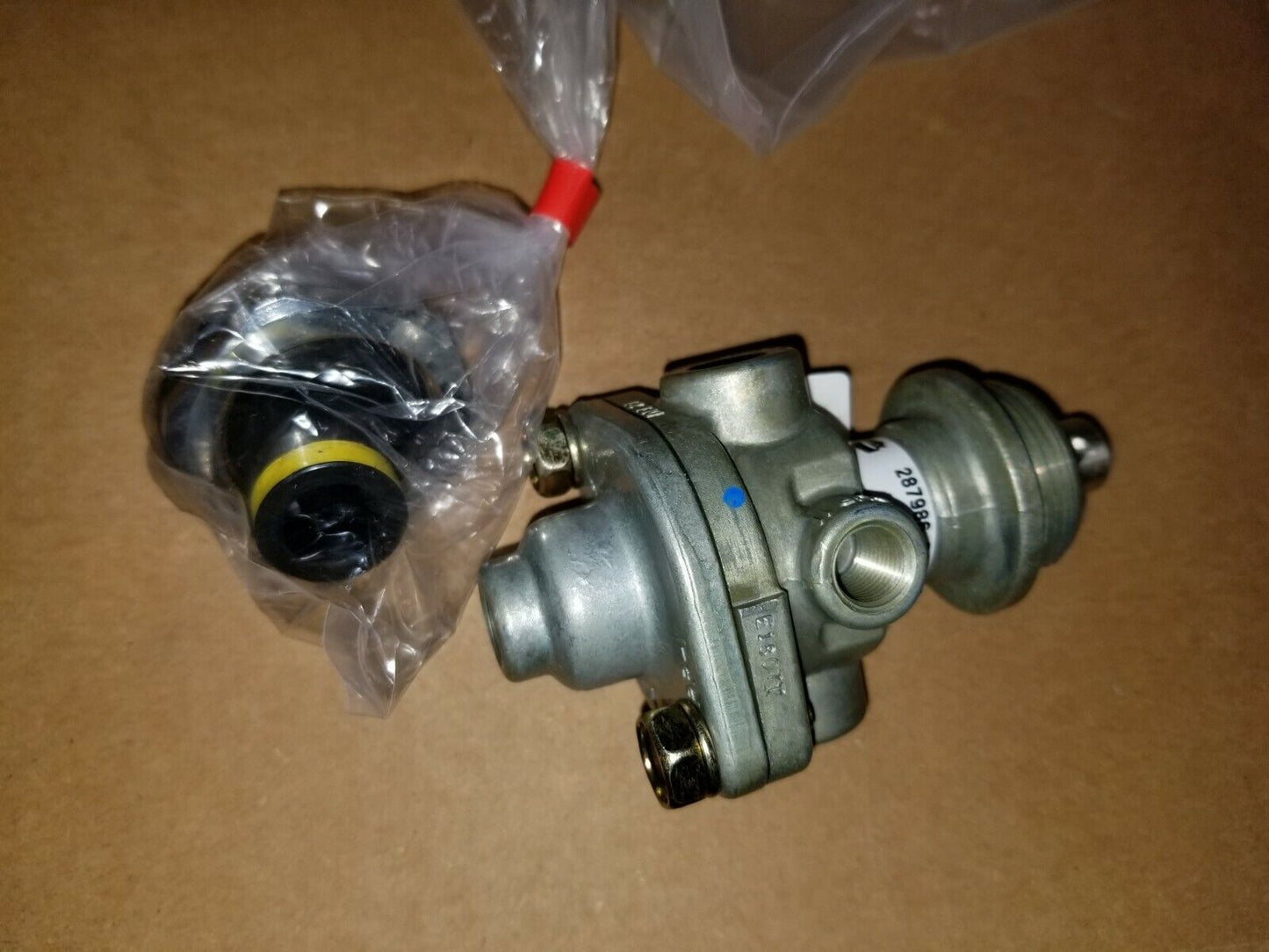 Bendix Valve T 287986N 4820-01-056-1116	52931AX 287238 287986 w hardware