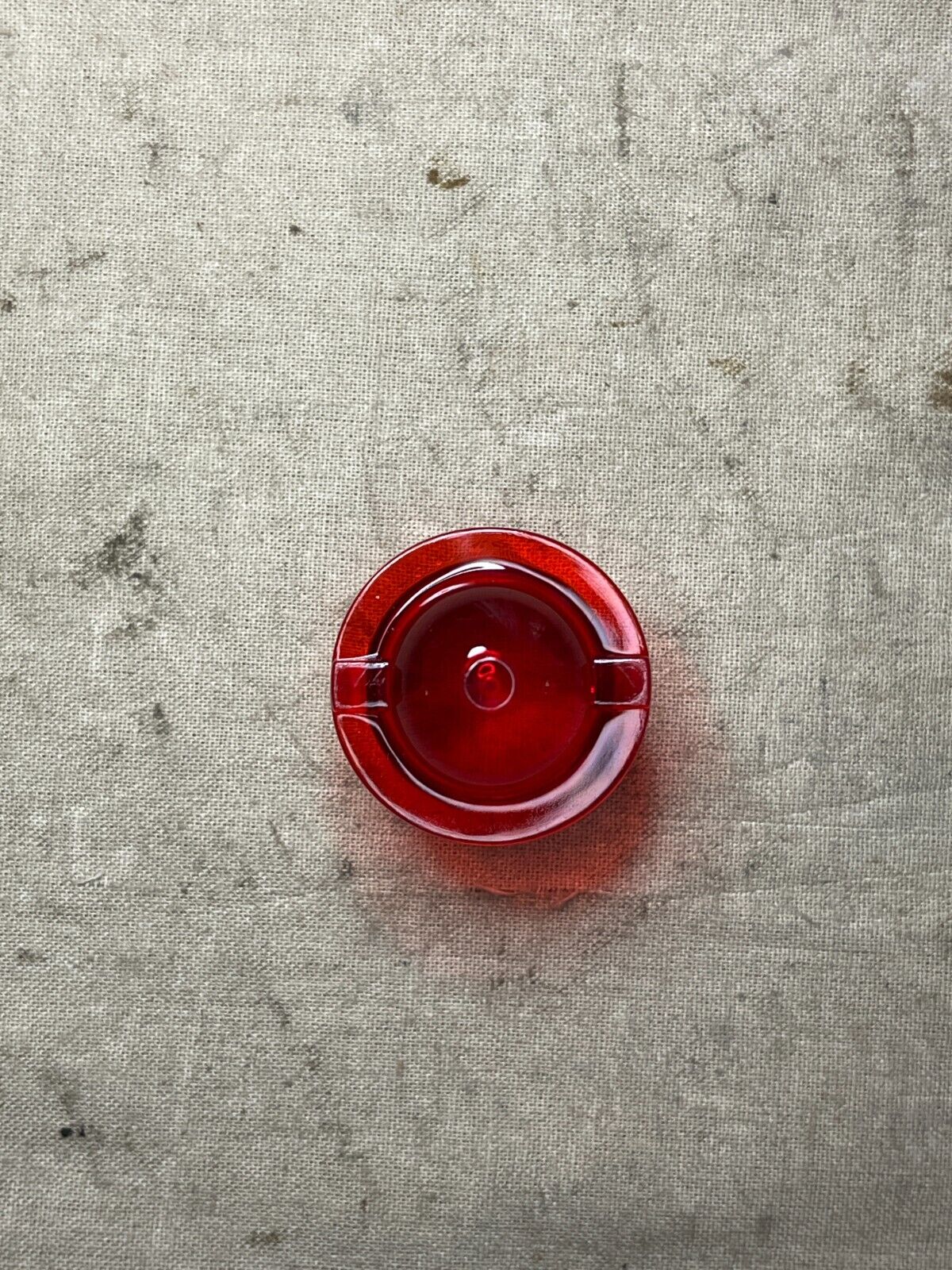 M992 HMMWV 5TON 7358672 RED INDICATOR LIGHT LENS 624VLF00086 6210-00-548-0504