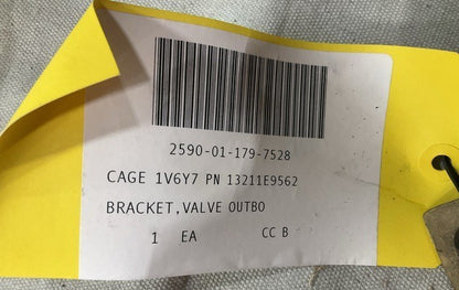 Outboard Bracket 13211E9562 NSN 2590-01-179-7528 - photo 4