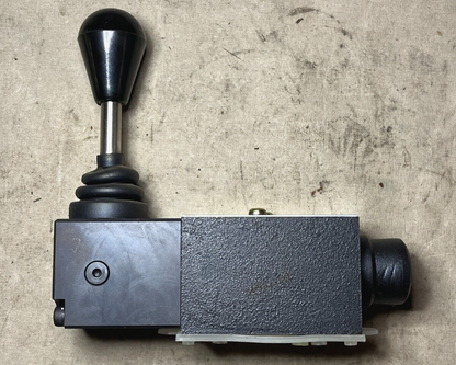 EATON 02-147979 DIRECTIONAL CONTROL VALVE 20GPM DG17V-3-0A-60 4820-01-656-5710