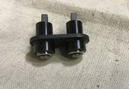 NEW ELECTRICAL CONTACT HOLDER ASSEMBLY HOLD TWO BRUSHES 5905605 SK3365-G-EG18