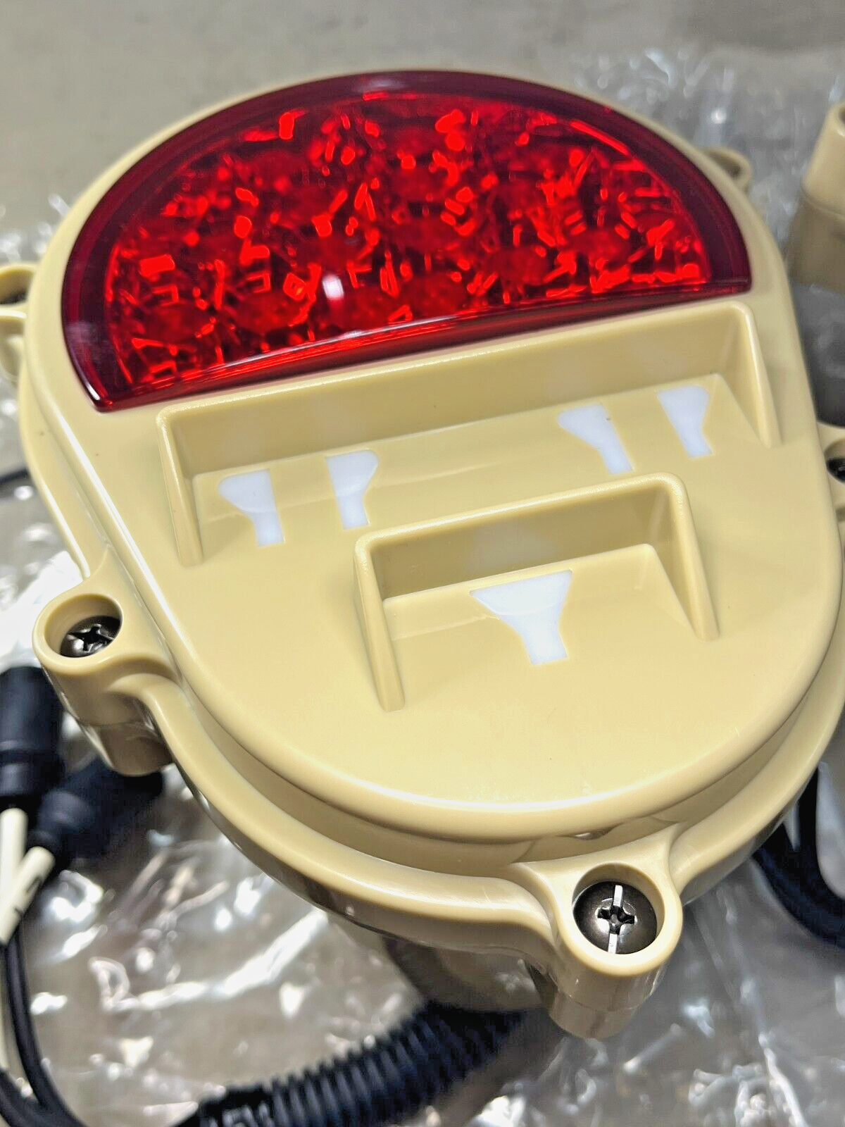 NEW LED HUMVEE M998 M35 2.5 TON 5 TON TAN 2EA. REAR TAIL LIGHT BRAKE LIGHT PAIR 6220-01-482-6105