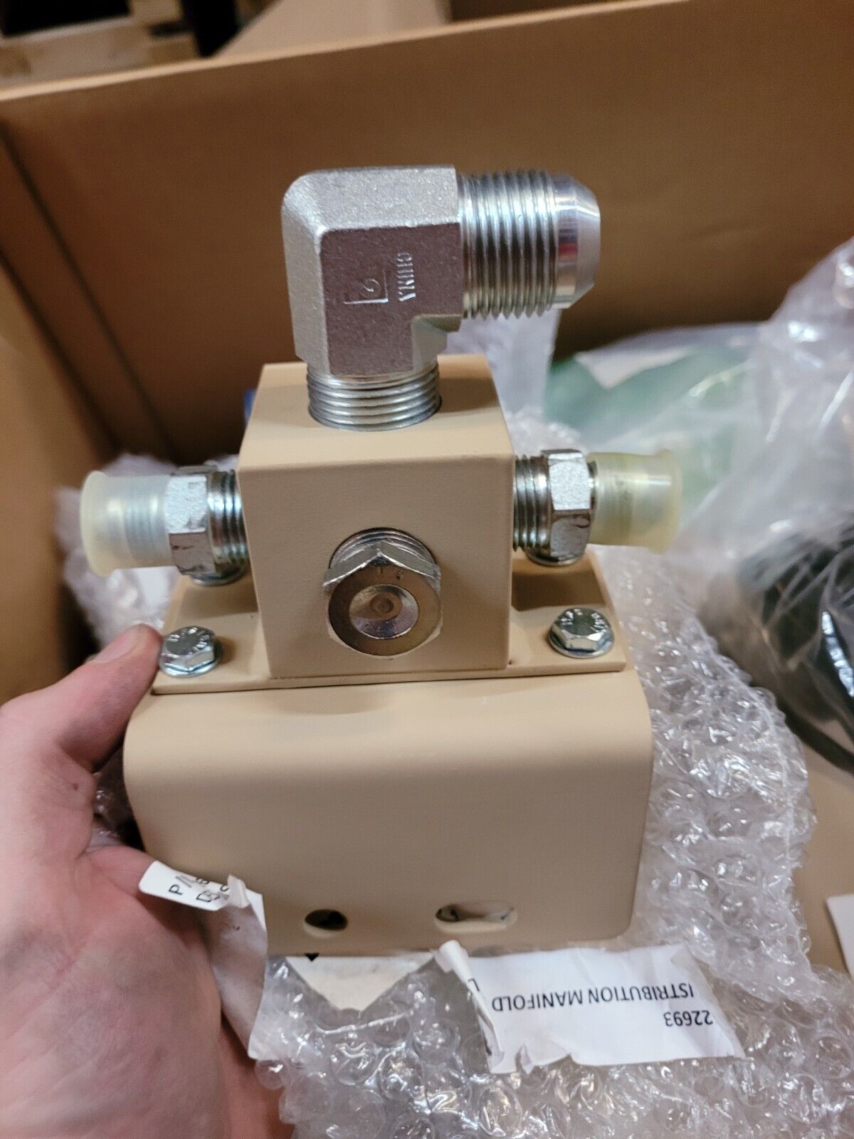MRAP MANIFOLD ASSY, FSS DISTRIBUTOR ENGINE 3684397C91 422693 2990-01-565-4355