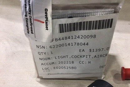 NEW LUMINATOR HOLDING 0200601-001 C-17 AIRCRAFT COCKPIT LIGHT 6220-01-417-8044