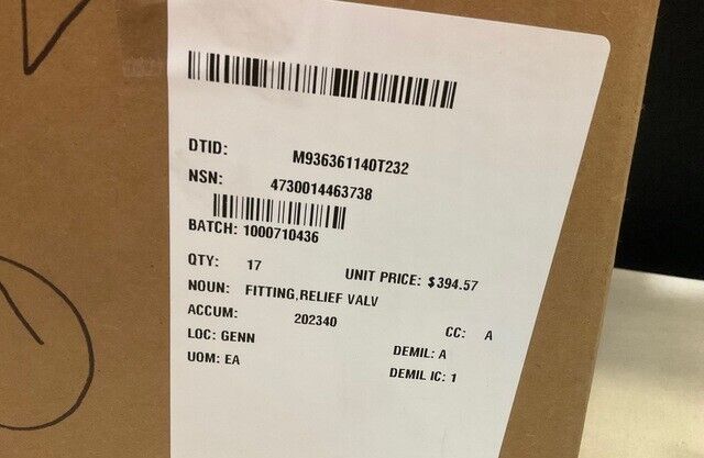 1EA LAV-25 GENERAL DYNAMICS 10556075 RELIEF VALV FITTING 2121 4730-01-446-3738