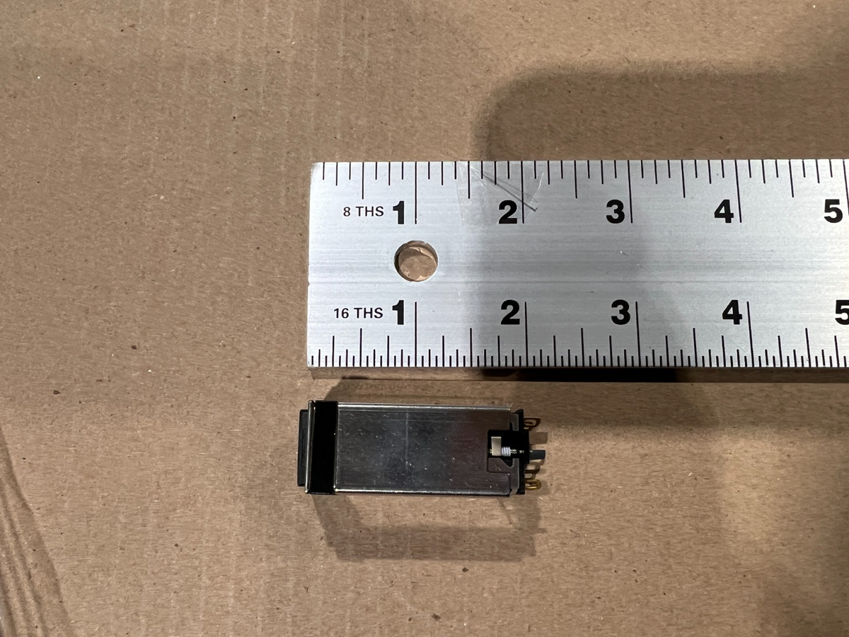 Indicator Light 8154879-12 NSN 6210-01-173-2946 - photo 2