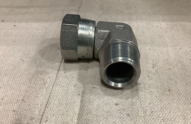 PARKER  12 X6EF-SS ELBOW,PIPE TO TUBE Triple-Lok 37° 90° Elbow X6EF Triple-Lok