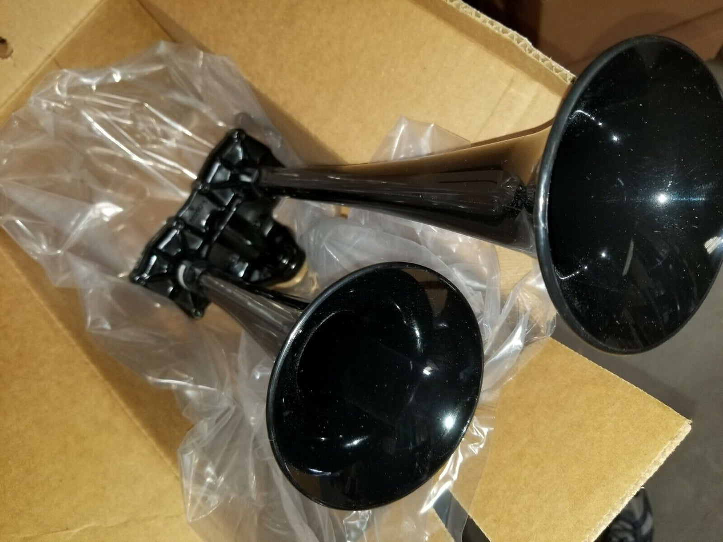 PLS Freighter AIR HORN 6350-01-155-7555 101493N	101493	117096C