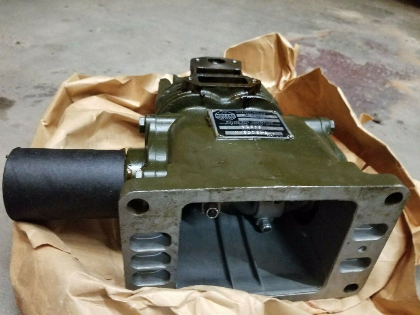 Military Compressor 4310-00-142-1743	224020 7539349 913385 1643M5 REO Truck