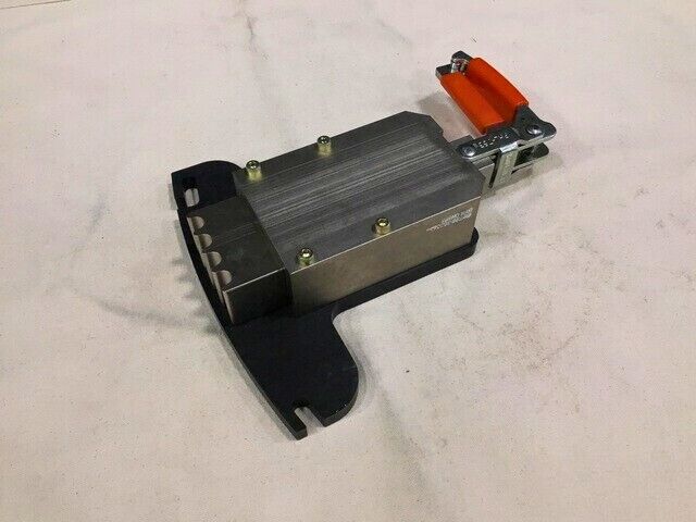 MRAP GENERAL DYNAMICS 1001643 TURRET HATCH LATCH 2540015570290 2540-01-557-0290