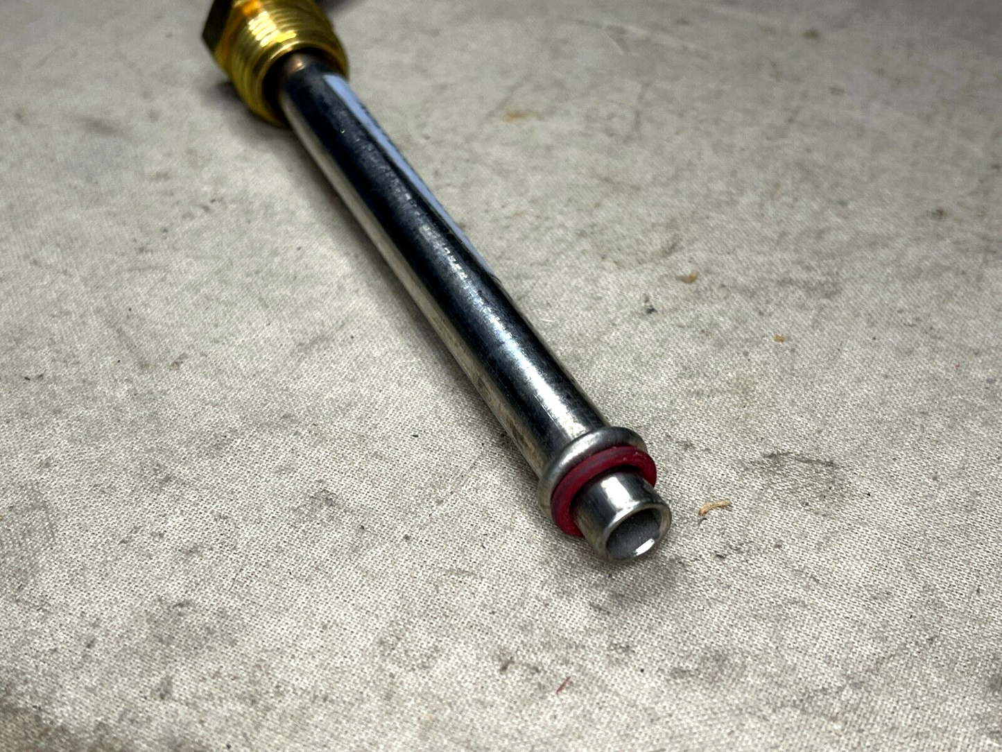 HMMWV RED DOT RD-4-5878-0 TUBE-OUTLET METALLIC CONDENSER 4710-01-523-7739 NOS