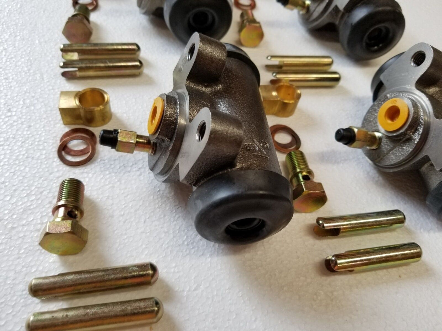 (4) NEW WHEEL CYLINDER SET 2.5 TON M35A2 7348976 2530-00-274-4511 M35A1 M35A3