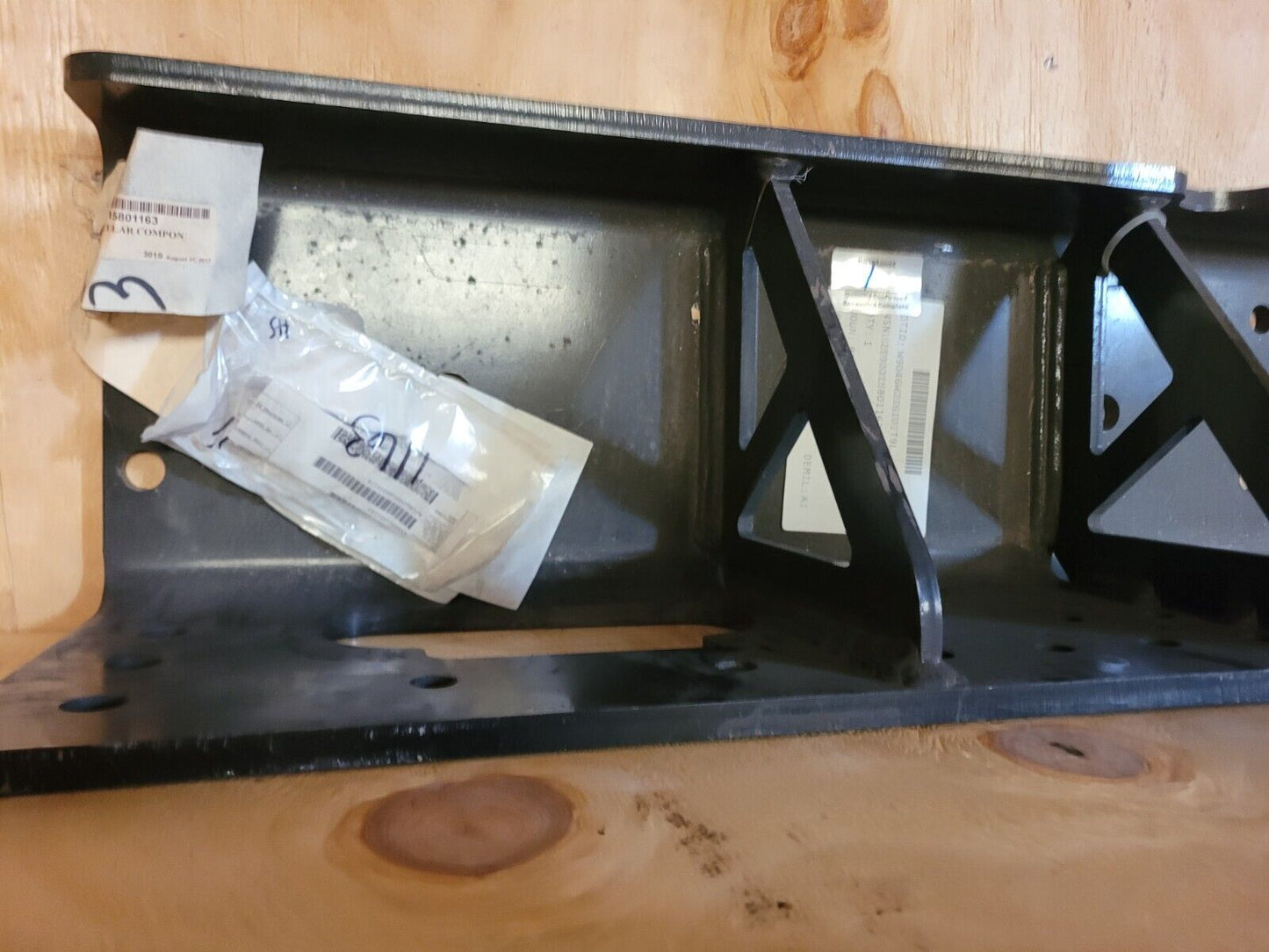 MRAP - COUGAR ISS 1.0, 1.5 3828052 VEHICULAR COMPONENTS BRACKET 2590-01-580-1163