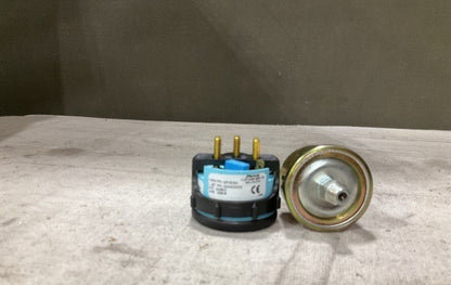 Pressure Gauge GP0508A NSN 6620-01-592-9465 - photo 2