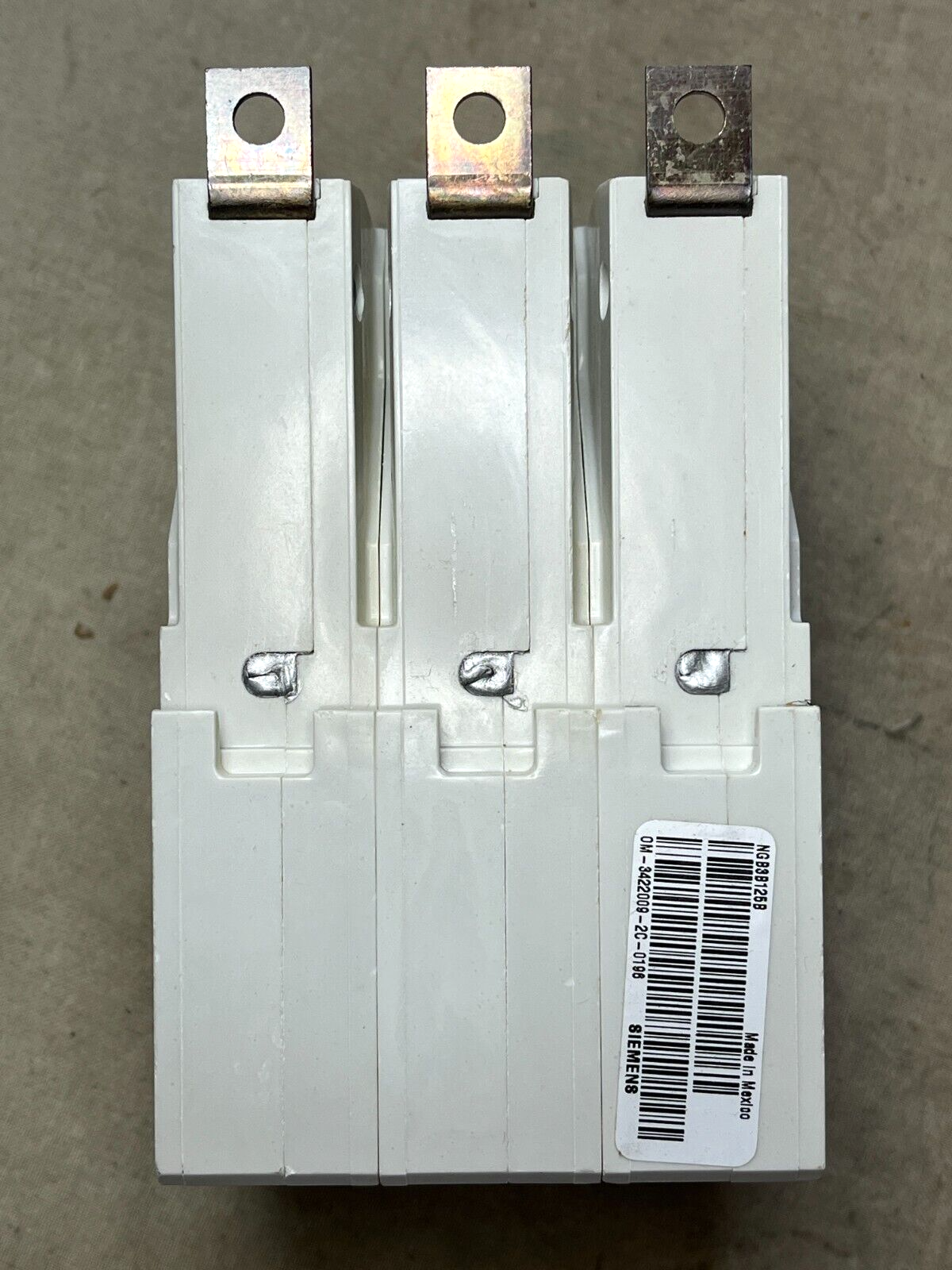 SIEMENS NGB3B125B TYPE NGB 3-POLE 600VAC MAX. 125A MOLDED CASE CIRCUIT BREAKER