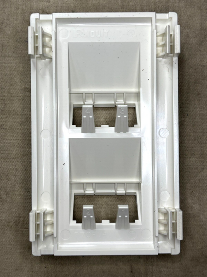 PANDUIT, SNAP-ON T-70 FACEPLATE SLOPED SURFACE RACEWAY WIRE ROUTING SYS T70FV4IW