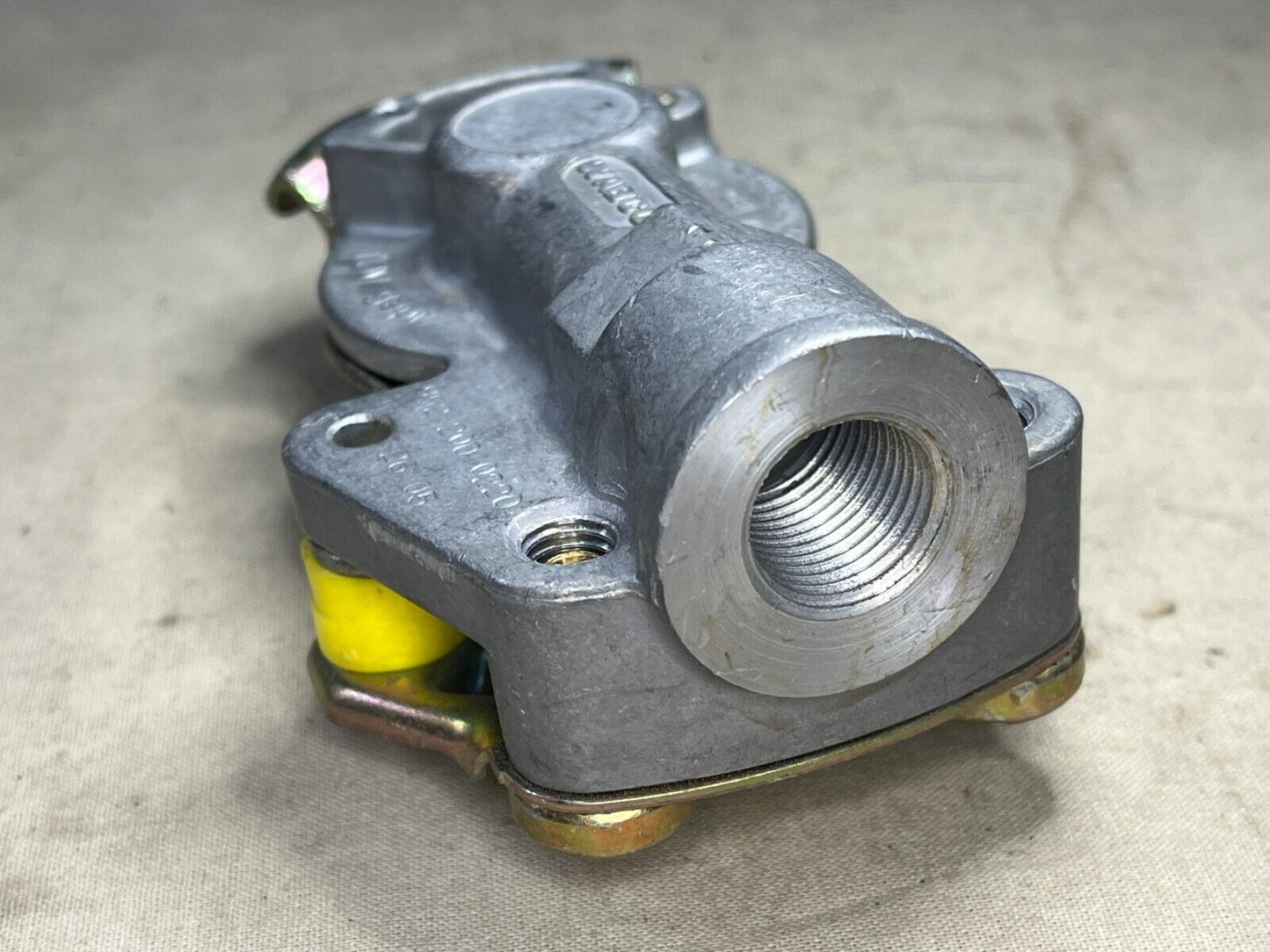 HUSKY IVMMD WABCO 952 200 0220 QUICK DISCONNECT COUPLING HALF 4730-01-559-5518