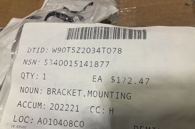 MILITARY SCRAPER TRACTOR 2289943 MOUNTING BRACKET HOLD DOWN ASSEMBLY 228-9943