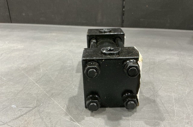 Cylinder Assy 1H2H0A00273903 NSN 3040-01-425-1017 - photo 4