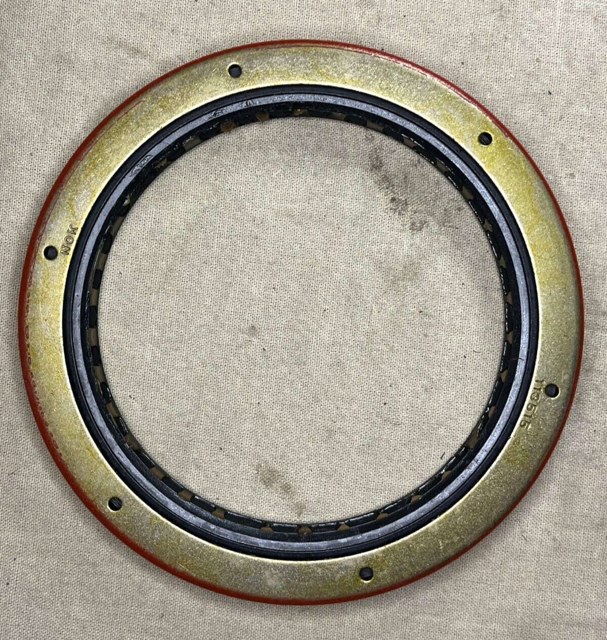 HEMTT M977, M978, M983 DANA 113515 INPUT OUTPUT OIL SEAL 2AT616 5330-01-156-3759