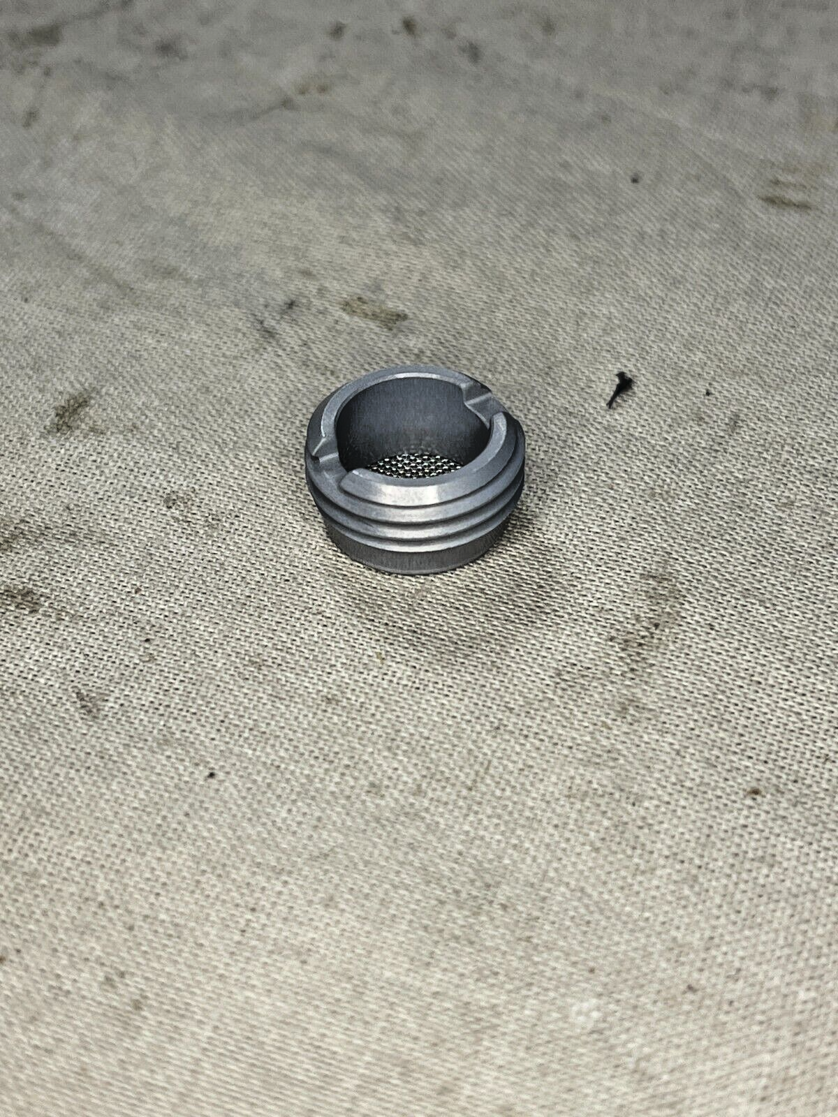 AIRCRAFT FREEDOM FIGHTER F-5 6036-016 VALVE FILTER ASSY 212-436 4810-00-156-5622