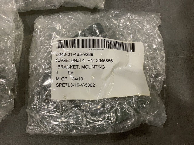 Mounting Bracket 3046856 NSN 5340-01-465-9289 - photo 3