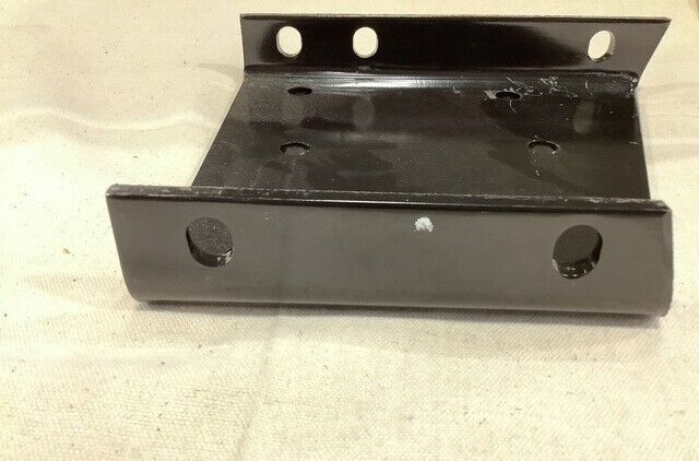 MILITARY MRAP FRONT RIGHT ENGINE MOUNTING BRACKET 3538782C3 5340-01-555-4947
