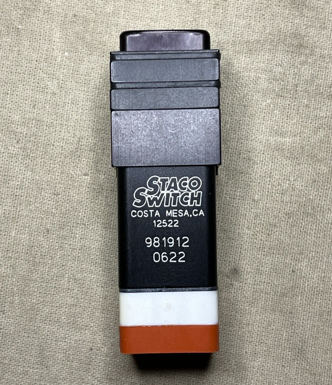 STACO SWITCH 631369-014 PUSH SWITCHES LAMP ASSEMBLY 981912 0622 6240-01-432-5092