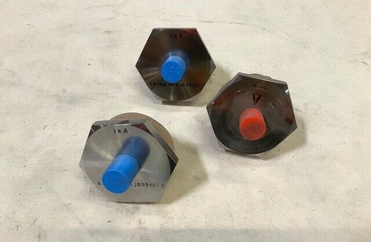 1EA LAV-25 GENERAL DYNAMICS 10556075 RELIEF VALV FITTING 2121 4730-01-446-3738