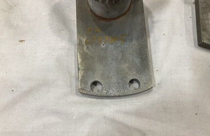 (1EA) T56 TURBOPROP ENGINE ALLISON 3755 HOLDER ASSEMBLY 5120-00-032-9613 NOS