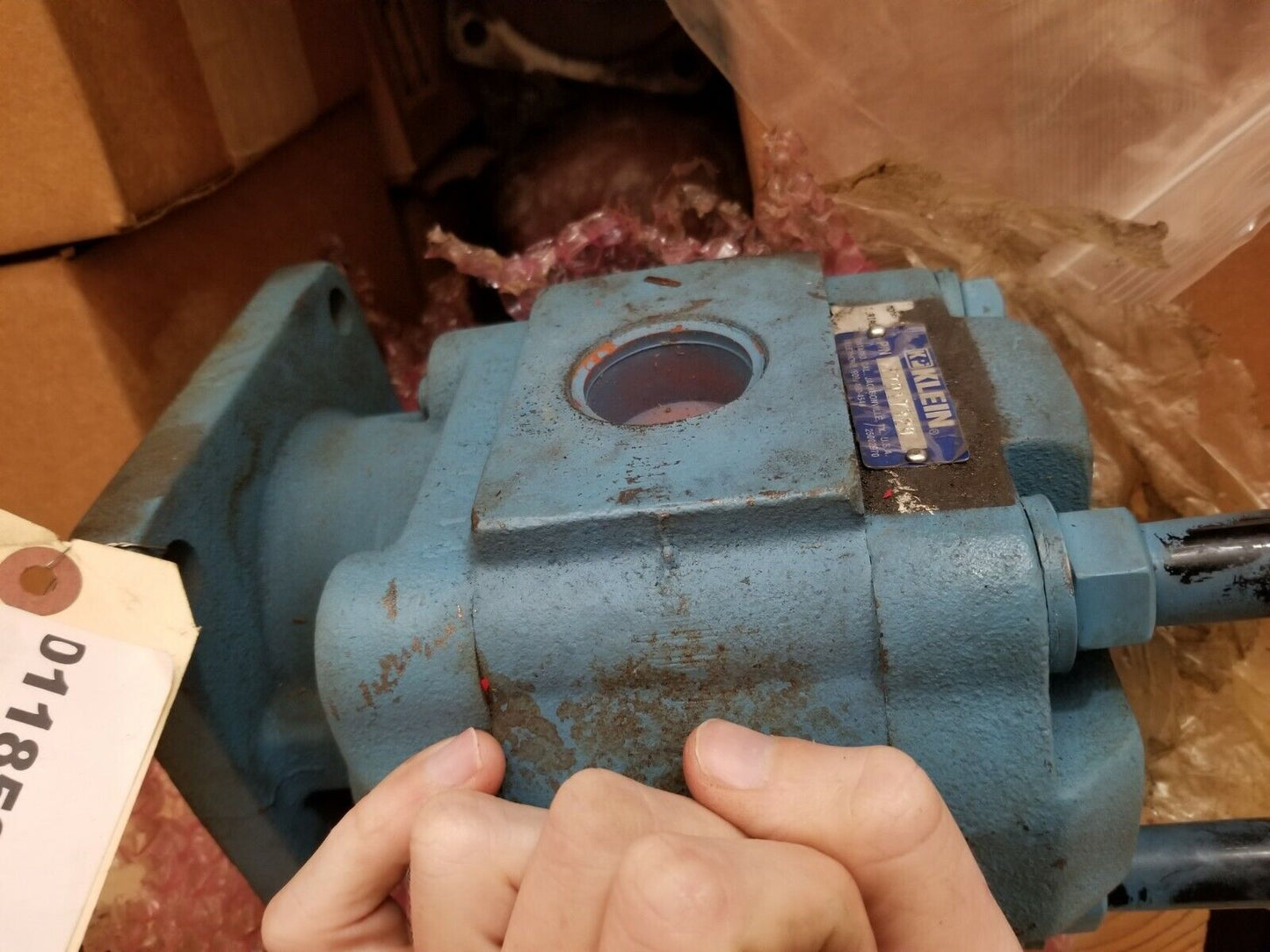 KLEIN HYDRAULIC MOTOR 4320-01-185-9638 27017329	 A-17329	 K27017329