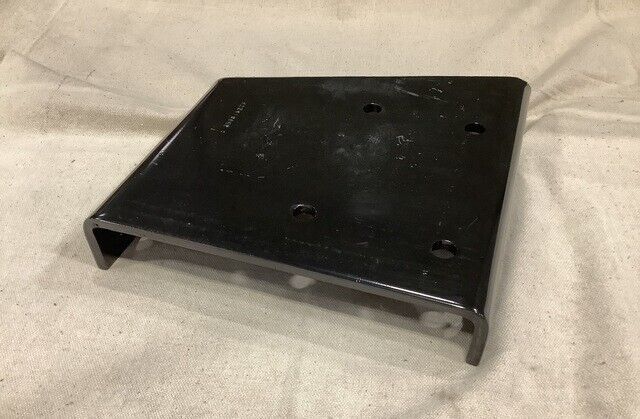 MILITARY MRAP FRONT RIGHT ENGINE MOUNTING BRACKET 3538782C3 5340-01-555-4947