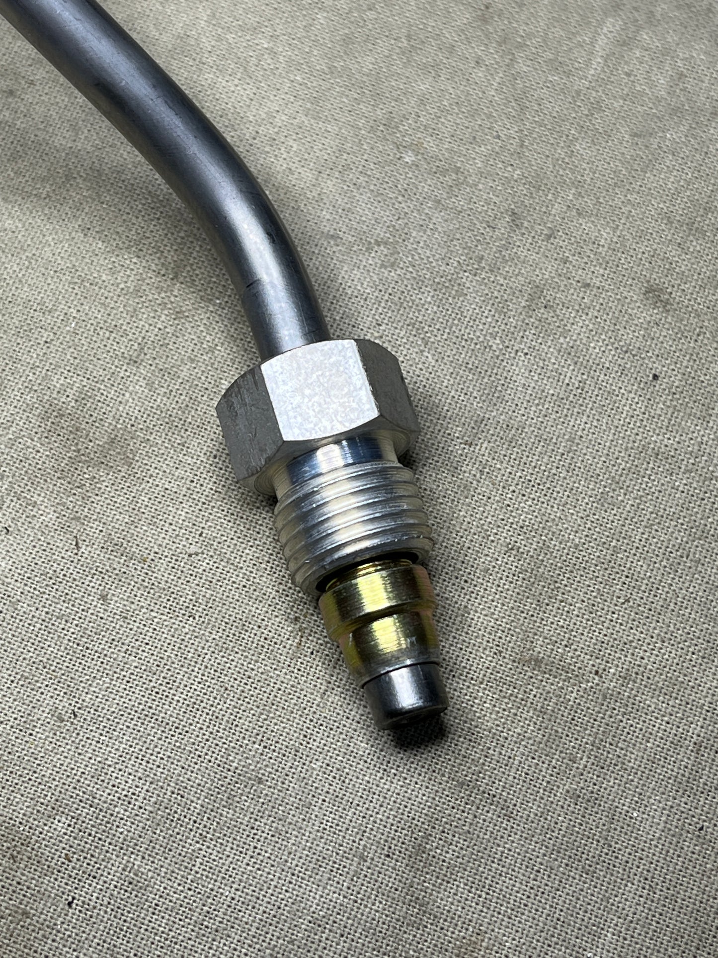 M35A2 LDT 465 INJECTION PUMP TUBE NUMBER 2 #2 10889796 2.5 TON