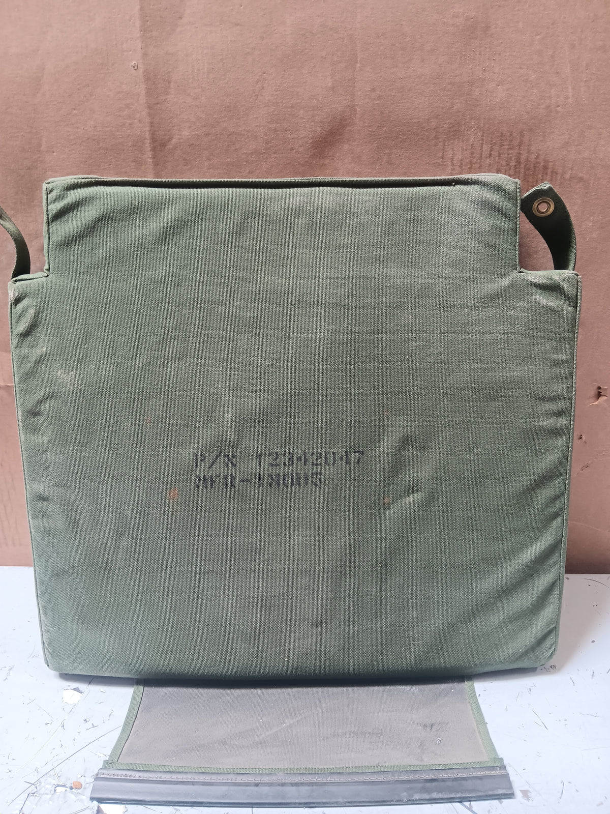 Vehicular Seat Cushion 12342047 SF-5585165-R 12338504 - NSN 2540-01-313-0678 - photo 1